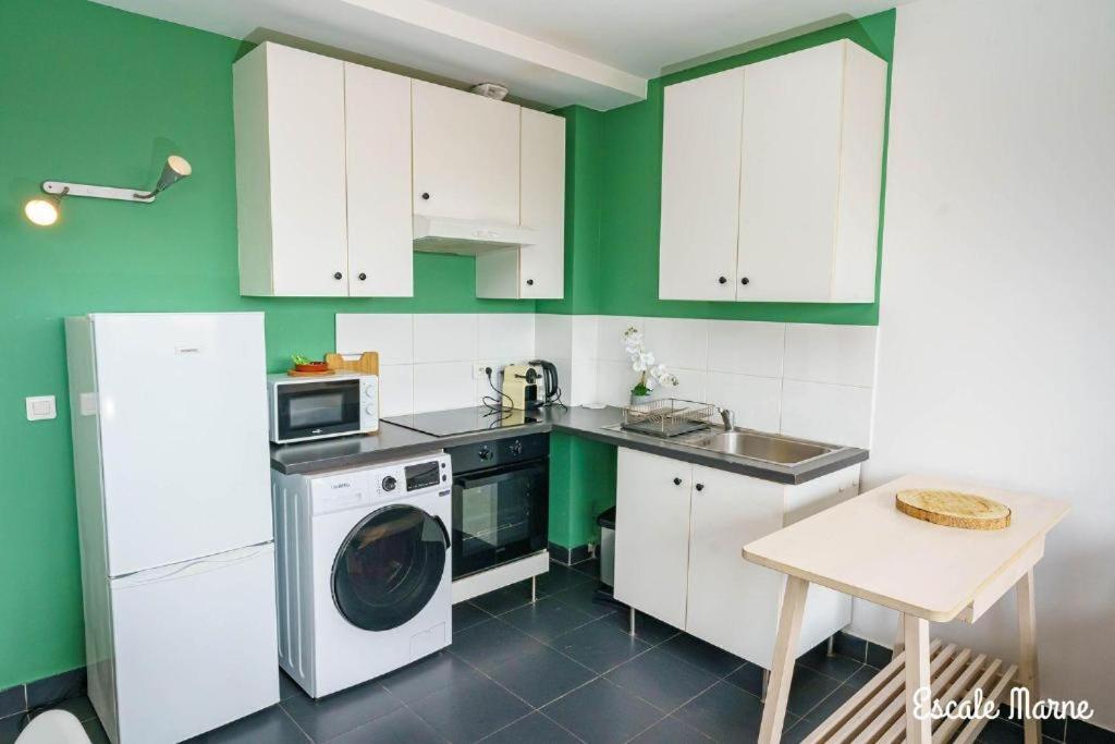 Escale-Marne Fr - 202 - Free Parking - Free Luggage Storage - All Equipped - Linen Included - Washing Machine - 10Mn Walk Metro 8 - Rer A - Panoramic View - From 1 To 14 Guests Maisons-Alfort Chambre photo